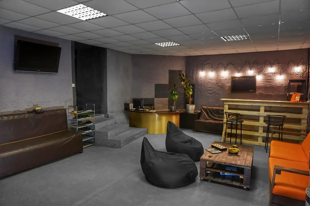 Black Wood Hostel Κίεβο