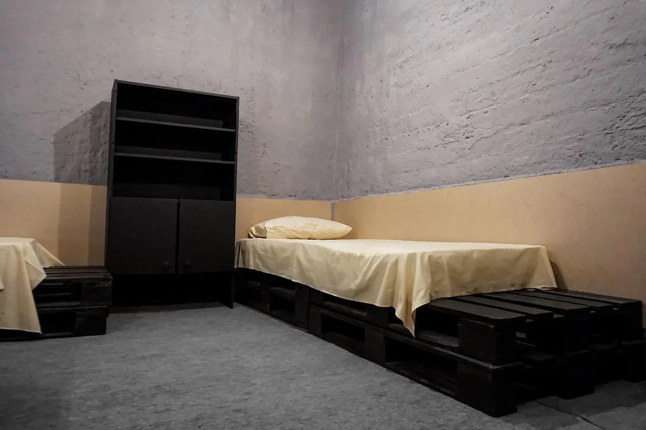 Black Wood Hostel Κίεβο
