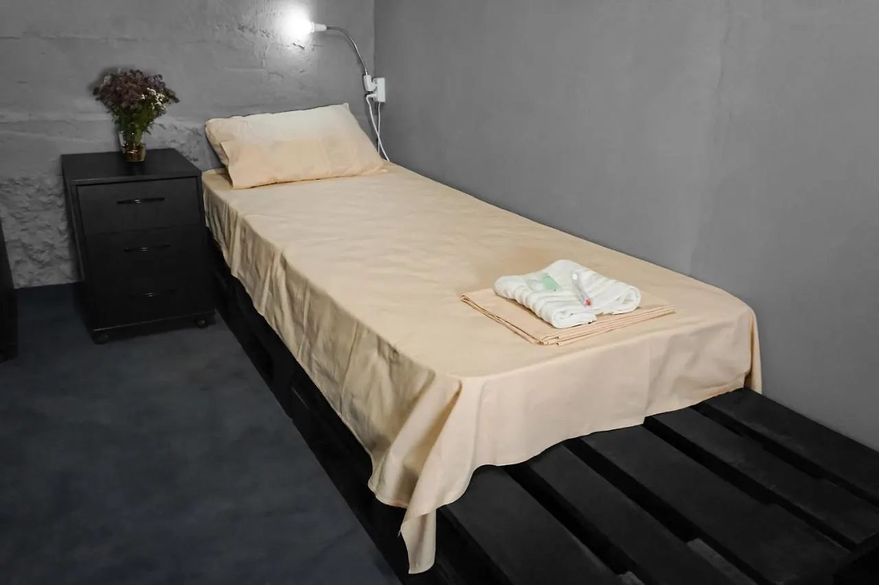 Black Wood Hostel Κίεβο