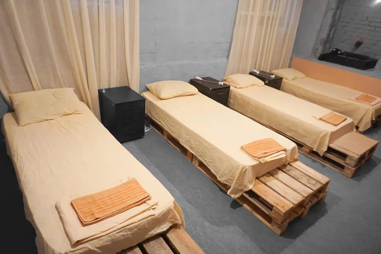 Black Wood Hostel Κίεβο